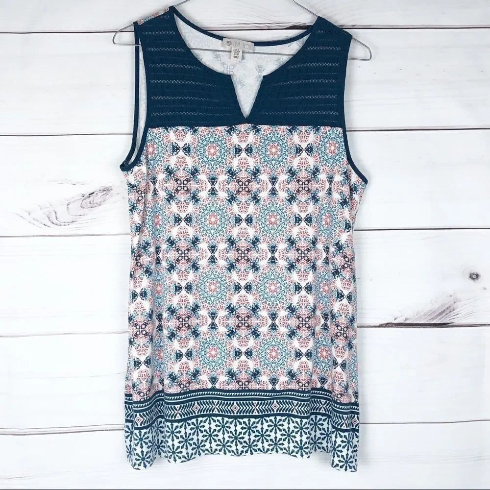 Lila Rose Sleeveless Top size Medium